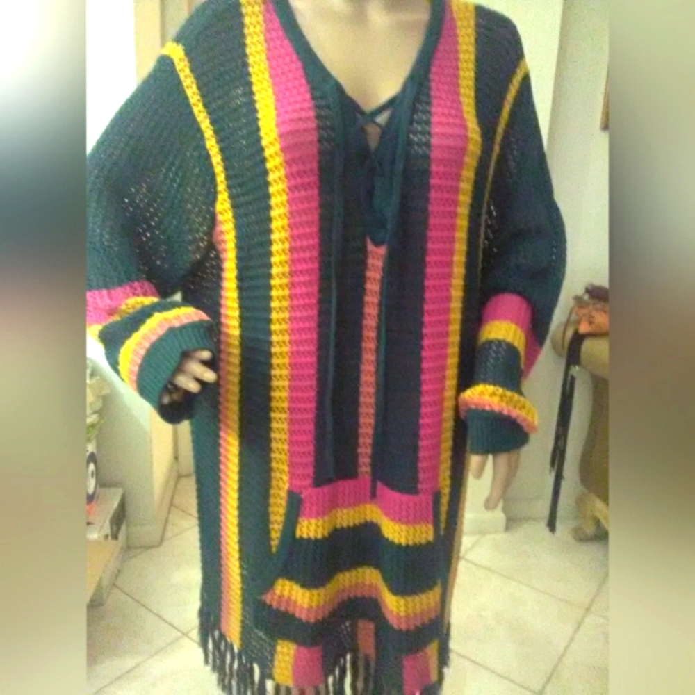 BNWOT TORRID CROCHET PULLOVER TOP LONG SLEEVE W/ FRINGE MULTI COLOR GORGEOUS
